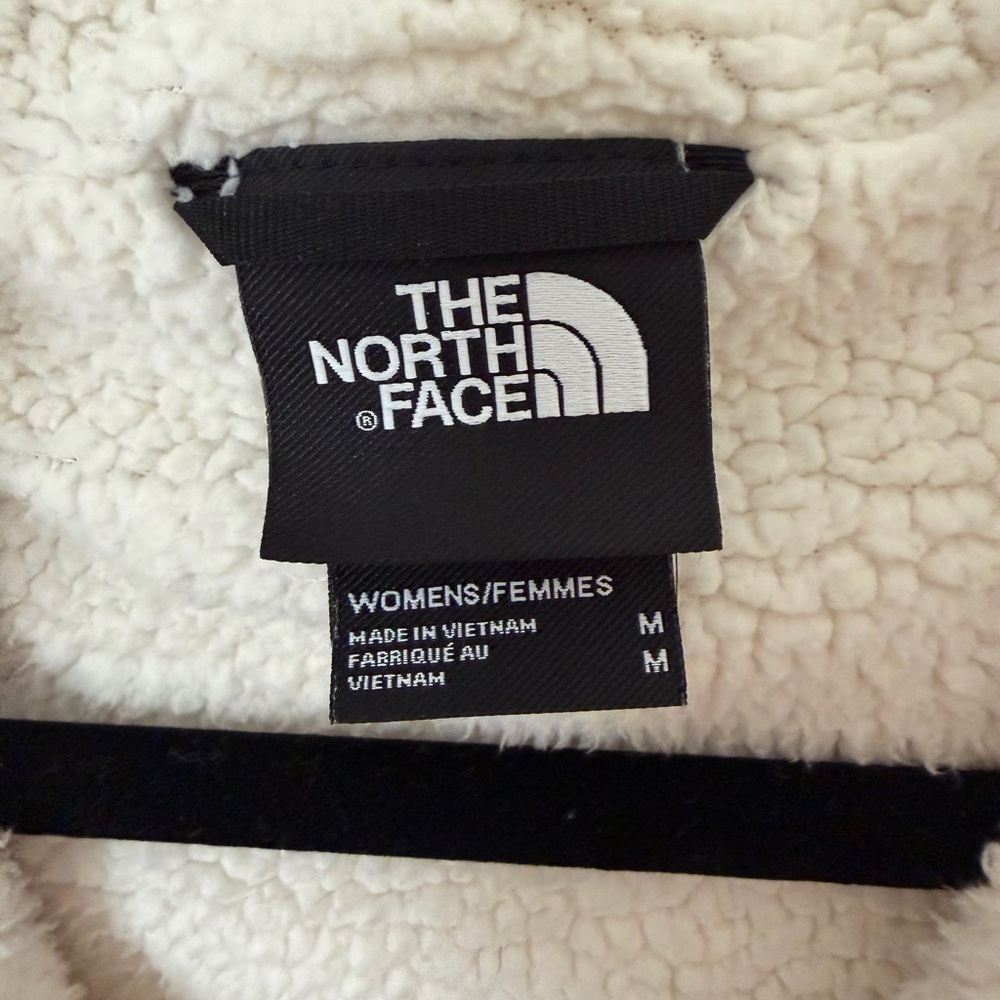 The North Face Women's White Puffer Jacket - Picture 4 of 4